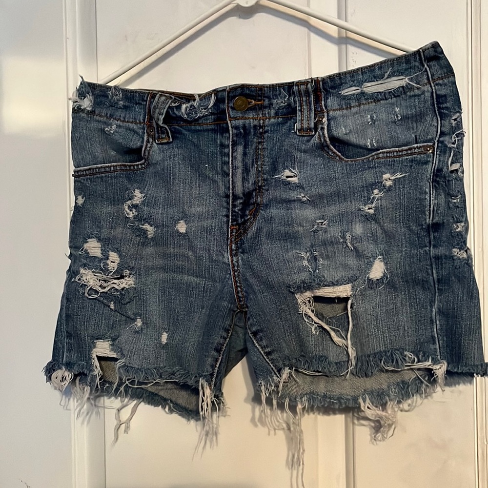 Levi’s Jean shorts 10 medium length 15”, waist 34”